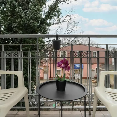 Studio In The Centre Of Poznan With Balcony By Noclegi Renters Екстер'єр фото