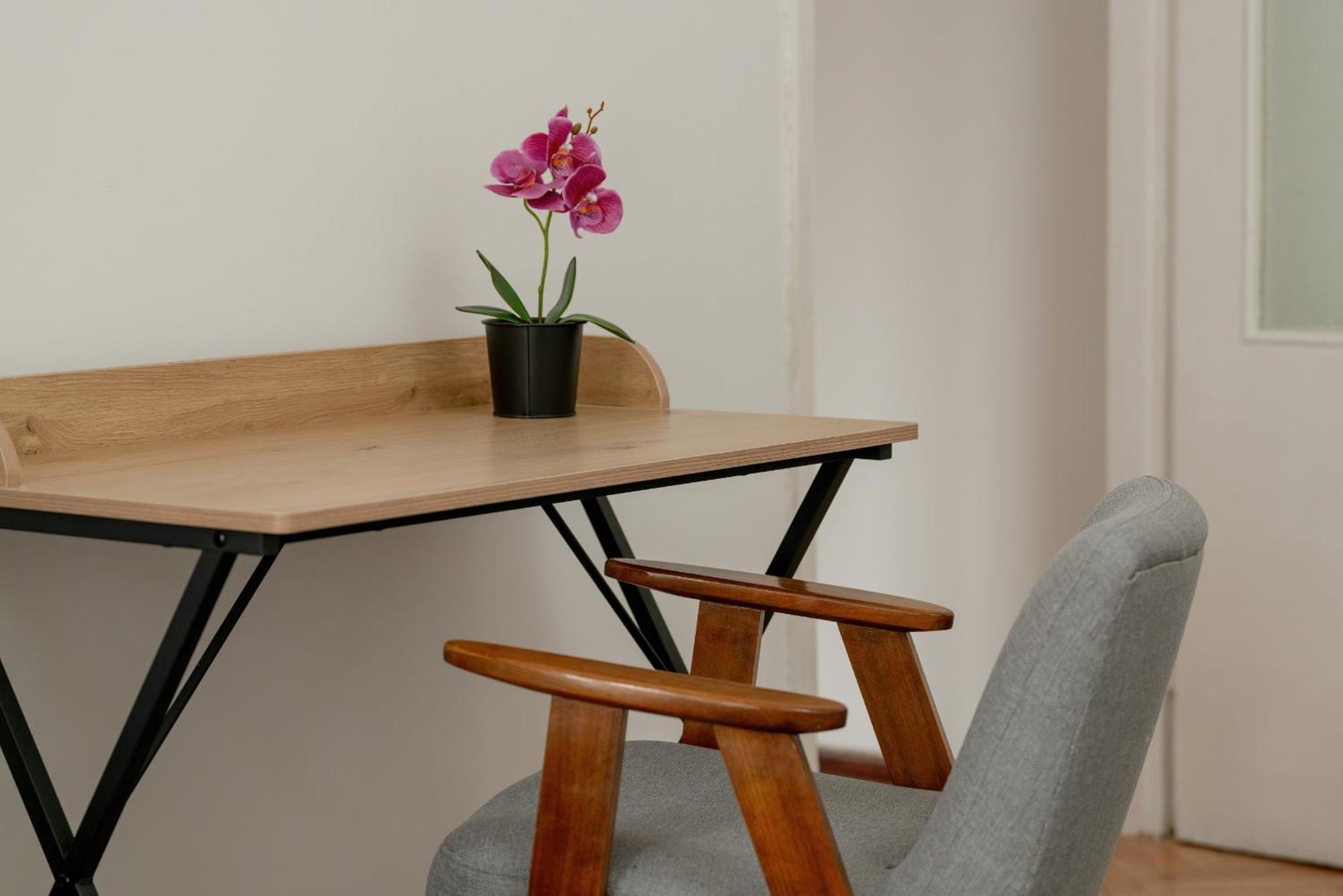 In The Centre Of With Balcony By Renters Apartamento
