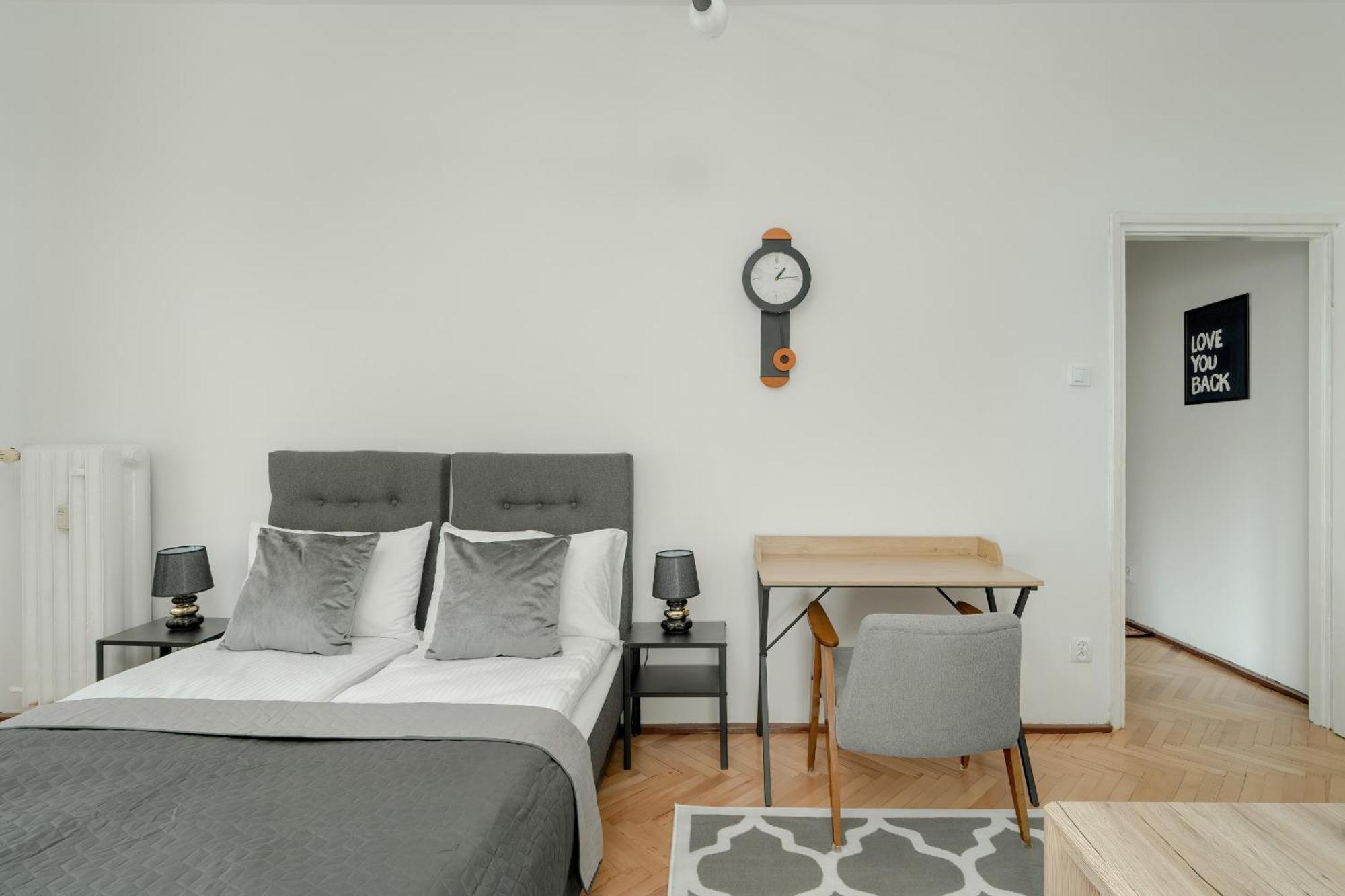 In The Centre Of With Balcony By Renters Poznan