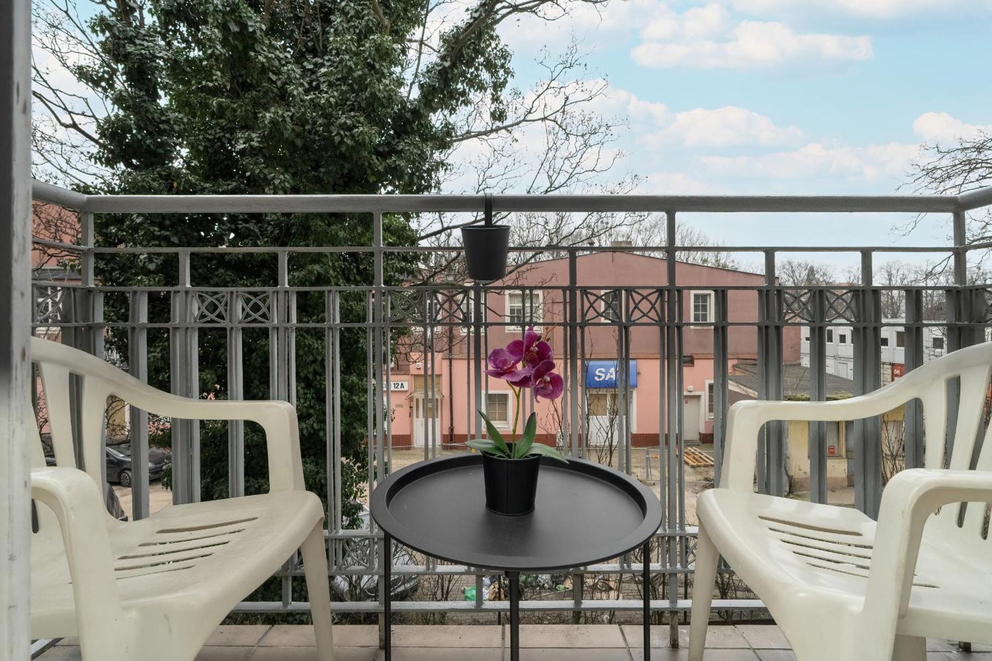 In The Centre Of With Balcony By Renters